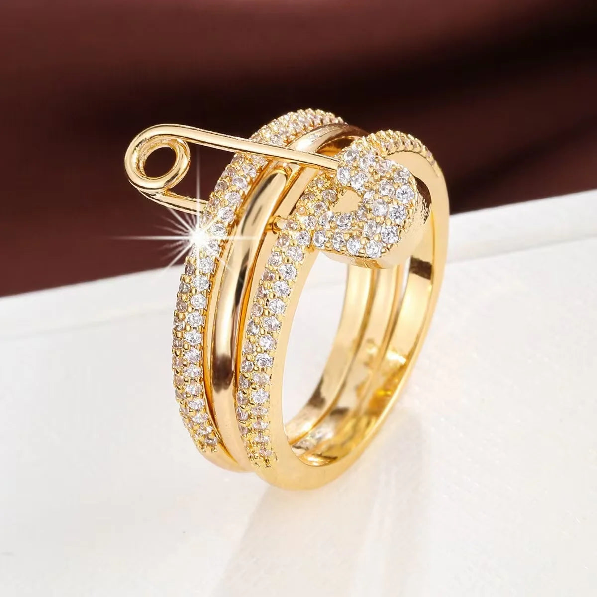 Bague créateur | Épingle de Glamour et Originalité